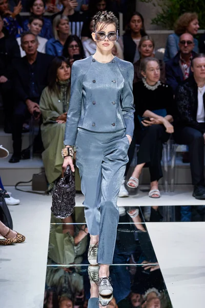 Look 1